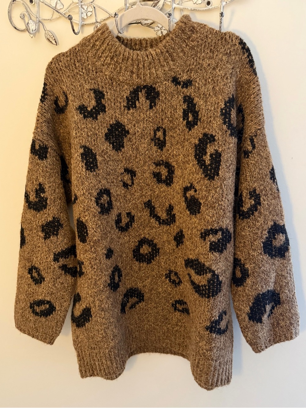 Universal Thread Long Leopard Print Crewneck Sweater - Brown/Black